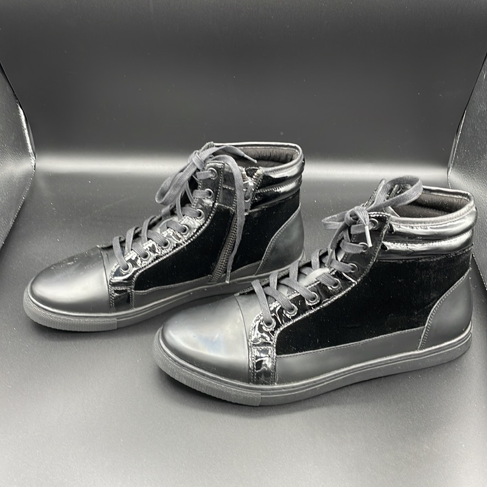 Kenneth Cole New York Black High Top Side Zipper Sneaker Size 9.5.